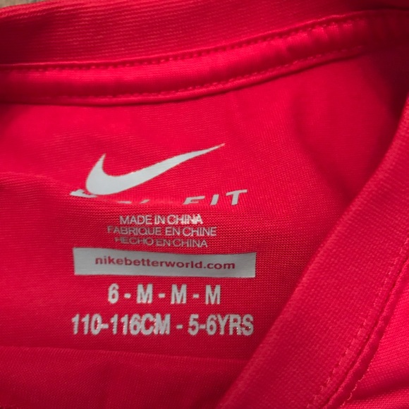 Nike Boys Red Nike Dri-Fit T Shirt Size 6 M - Picture 2 of 3